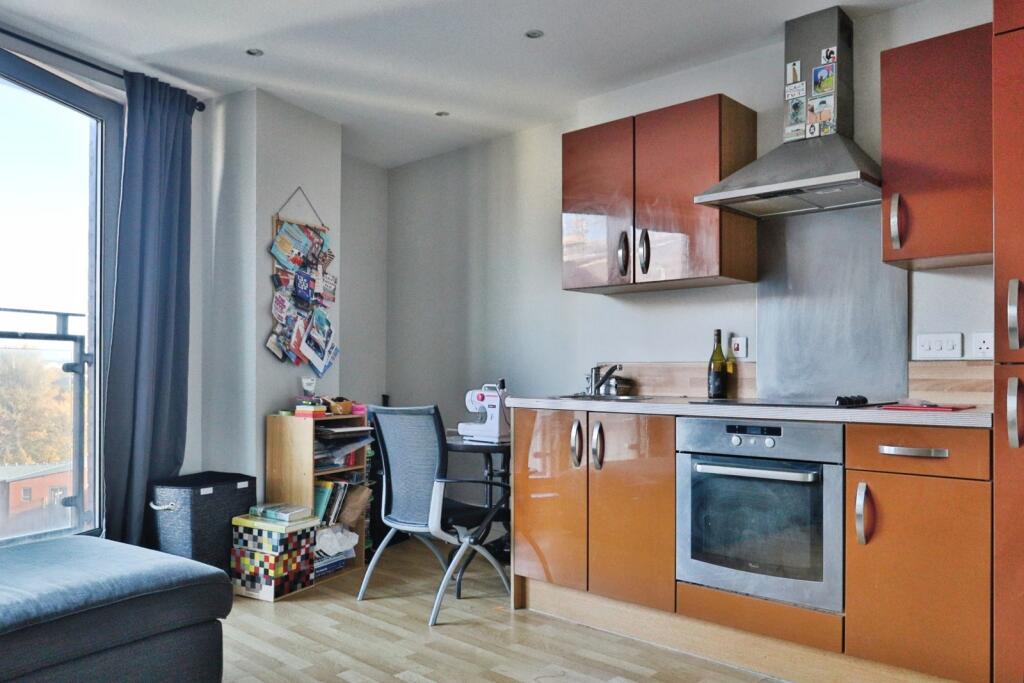 Living / Kitchen