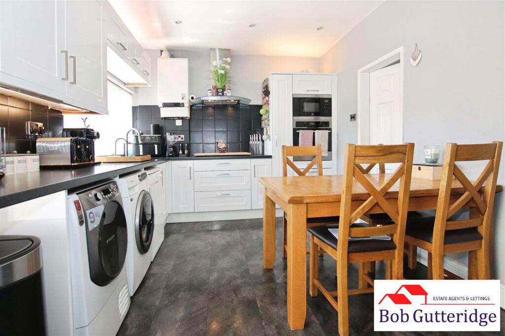 FULL WIDTH FITTED KITCHEN / DINING ROOM