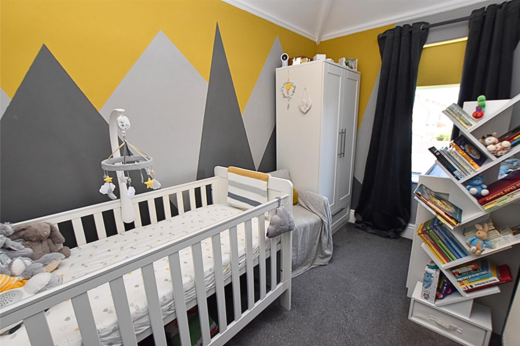 BEDROOM 3 (REAR)