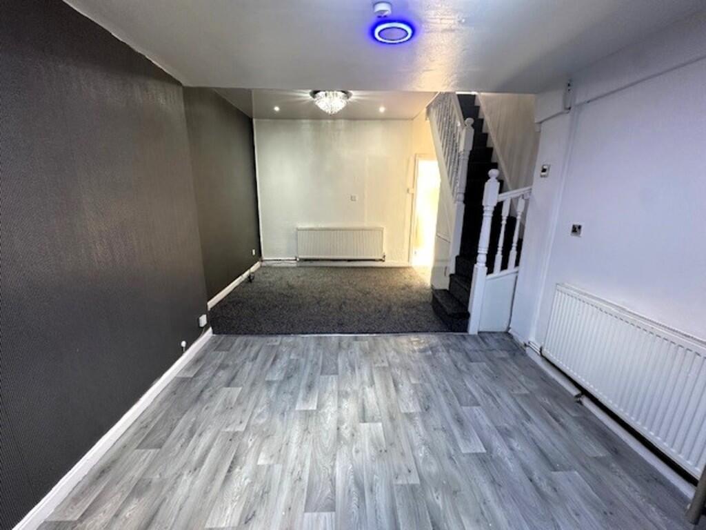 LIVING/DINING