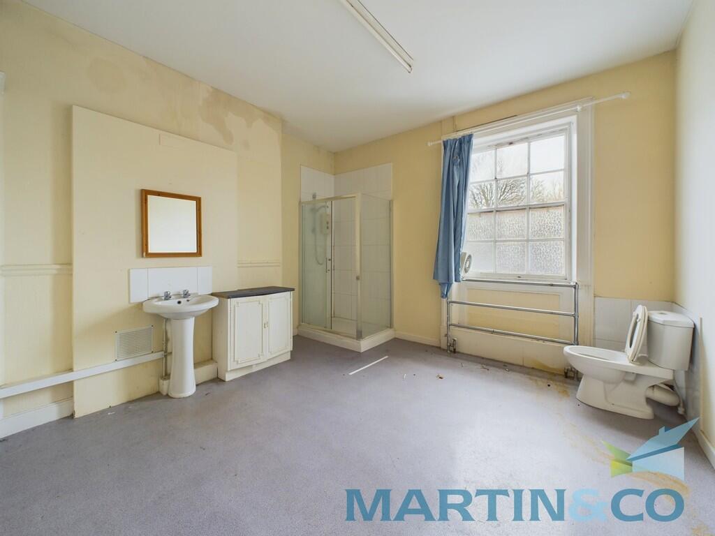 CAM01870G0-PR0155...