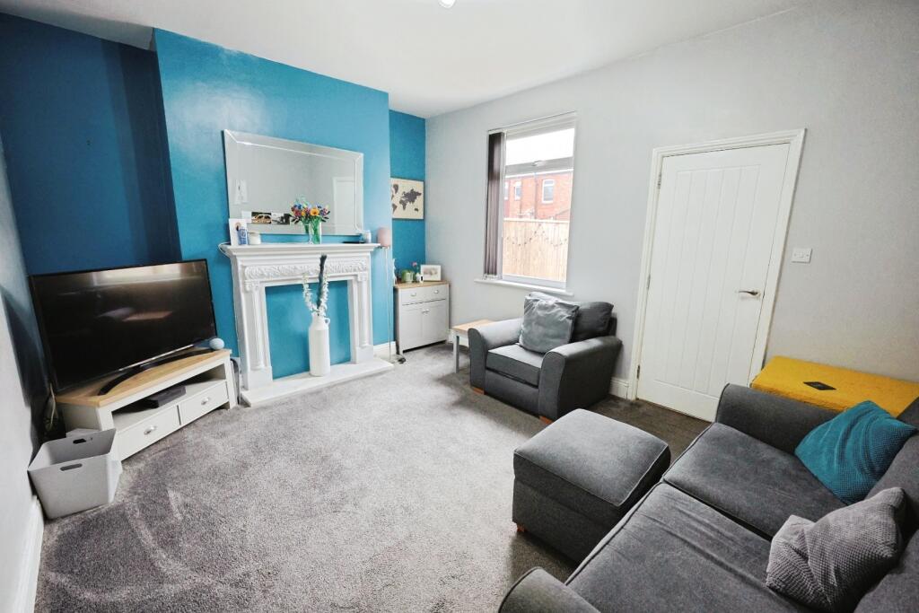pbox-living_room-343350.JPG
