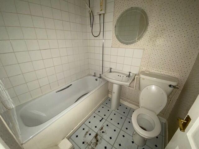 Bathroom T202511201649.jpg