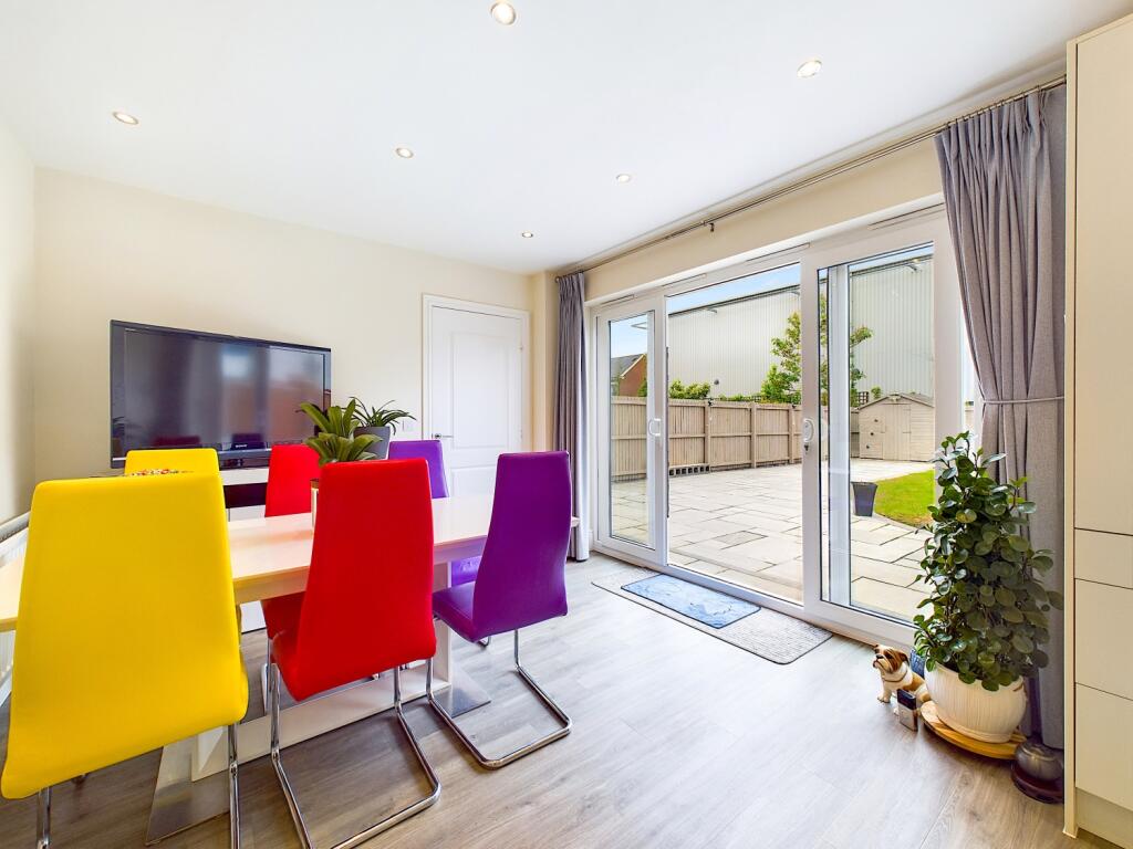 10 Farro Drive - Kitchen Diner