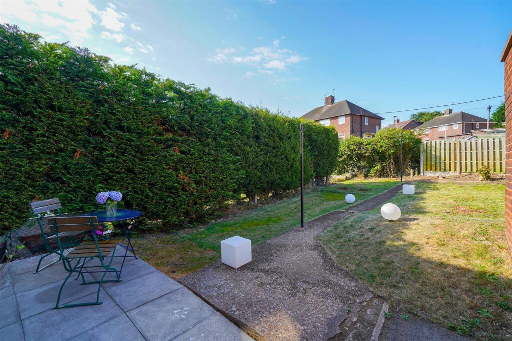 14. GardenHedges.jpg