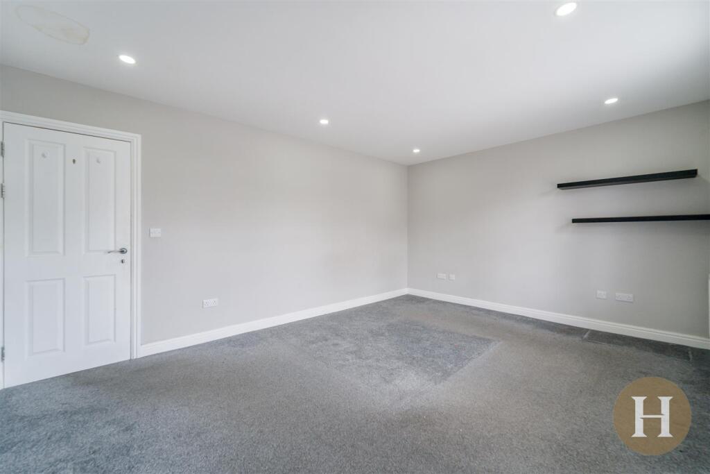 Hadleigh Estate Agents-8.jpg