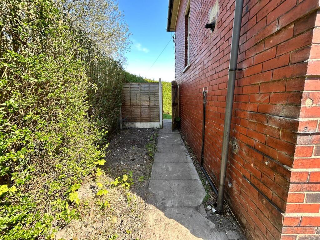 WhatsApp Image 2025-04-09 at 17.15.01 (2).jpeg