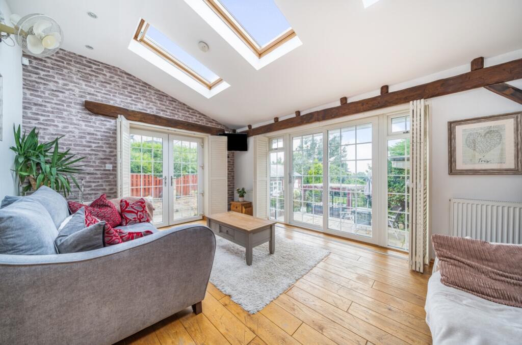 Beautiful Sun Room 