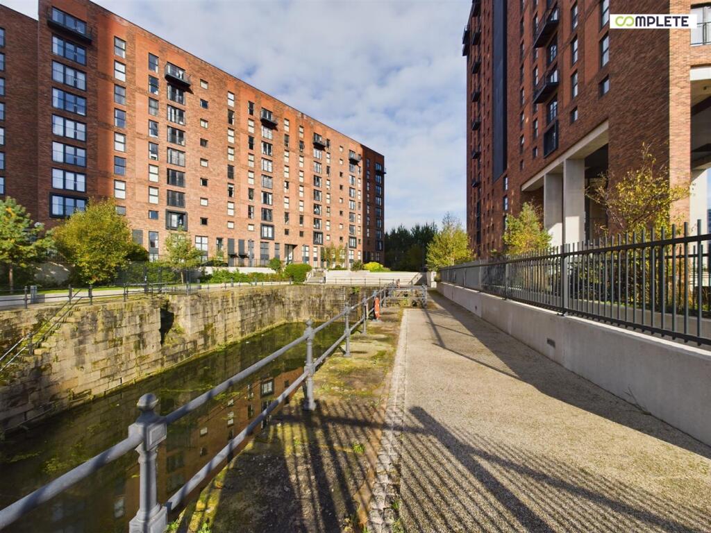 CAM01231G0-PR0080-STILL029