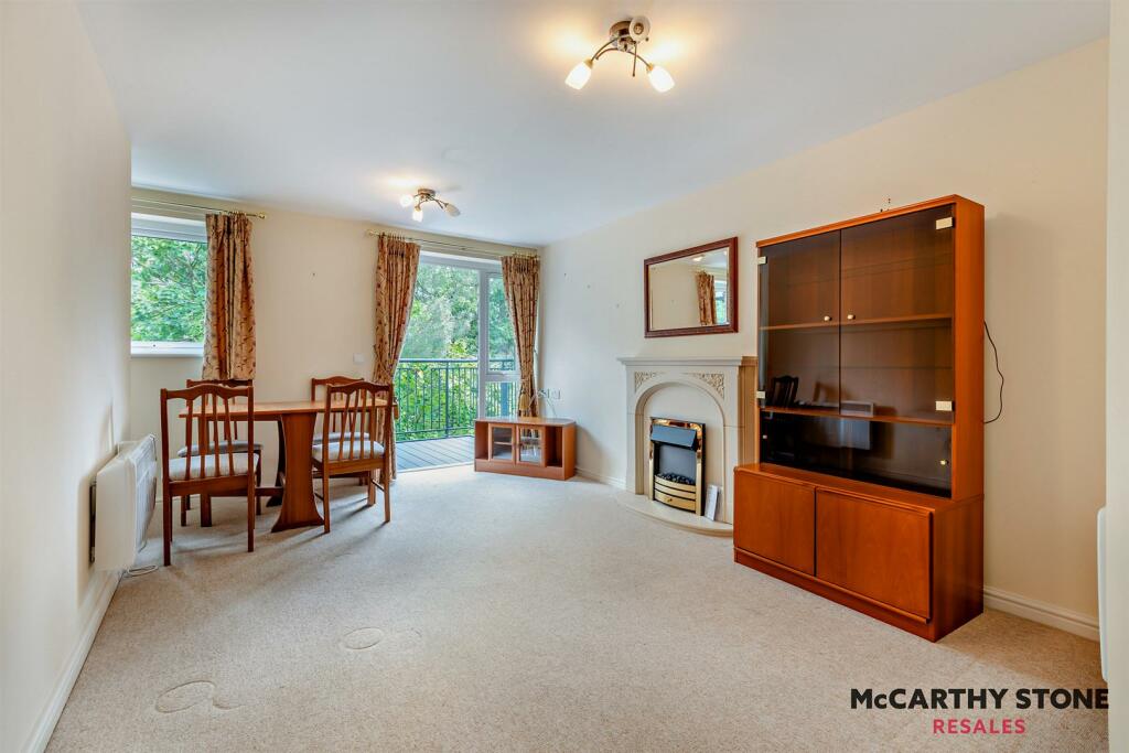 8608949-interior10-800.JPG