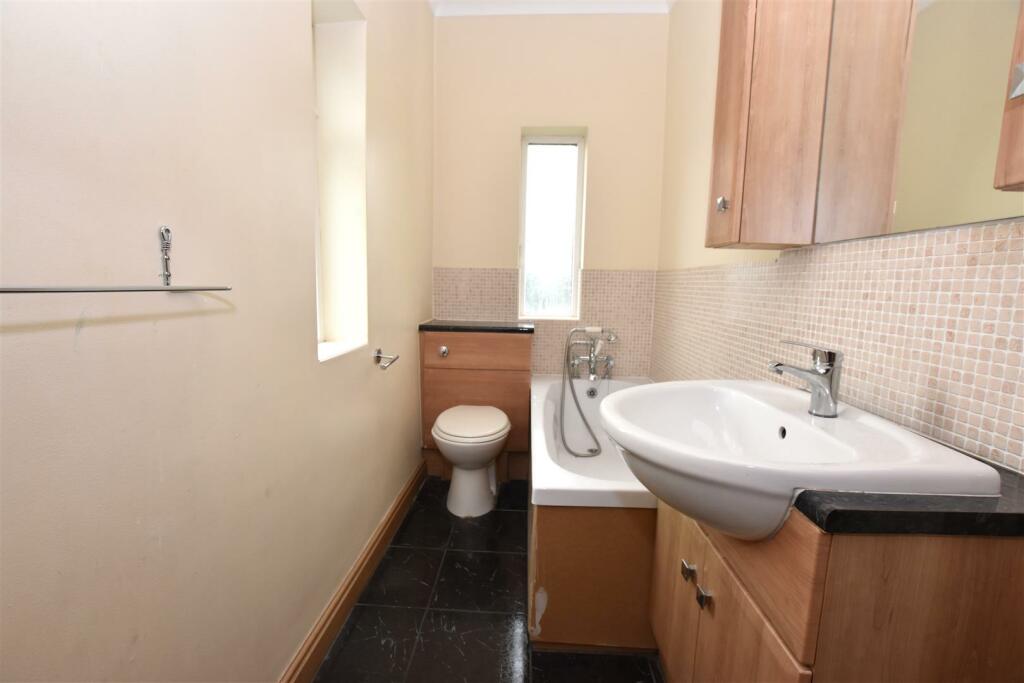 Ground Floor Bathroom.JPG