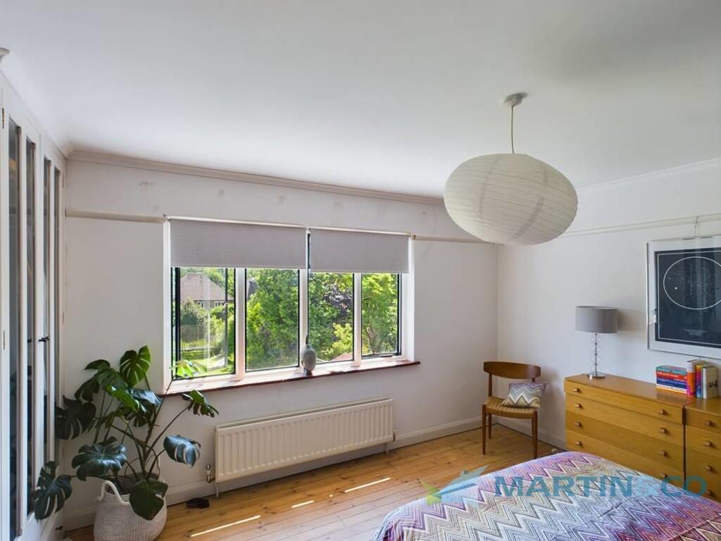 CAM02145G0-PR0016...