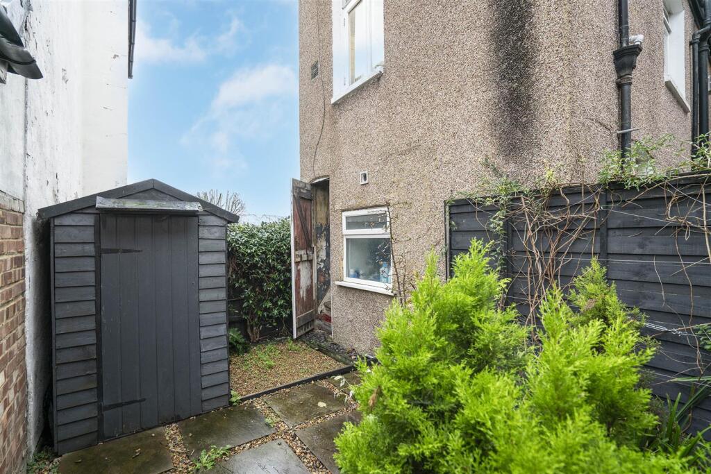 139 Mellison Road SW17 external 2.jpg