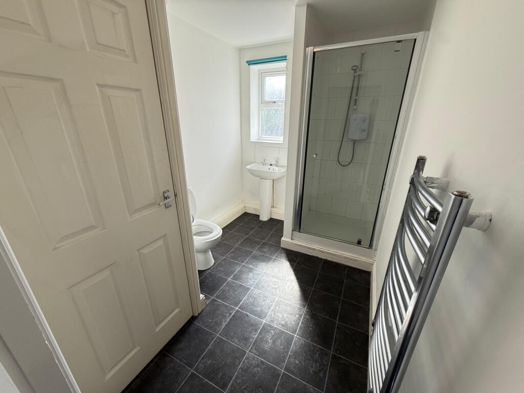 17 Luxaa Apartment Bathroom