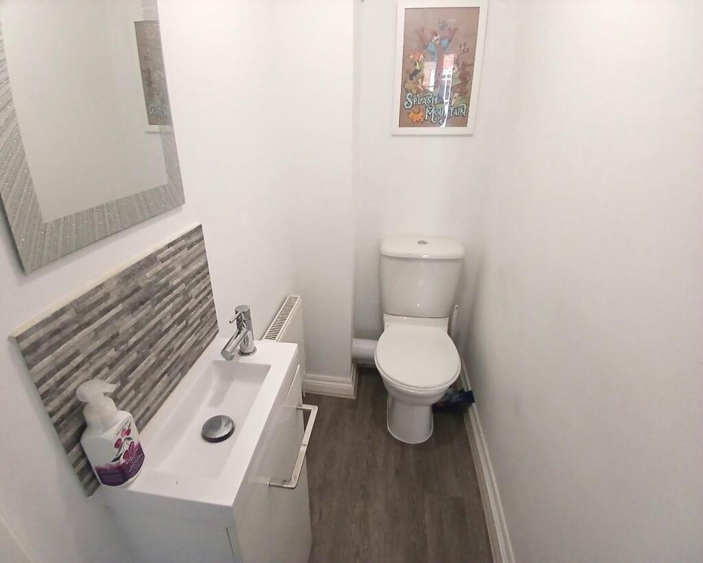 DS Cloakroom.jpg