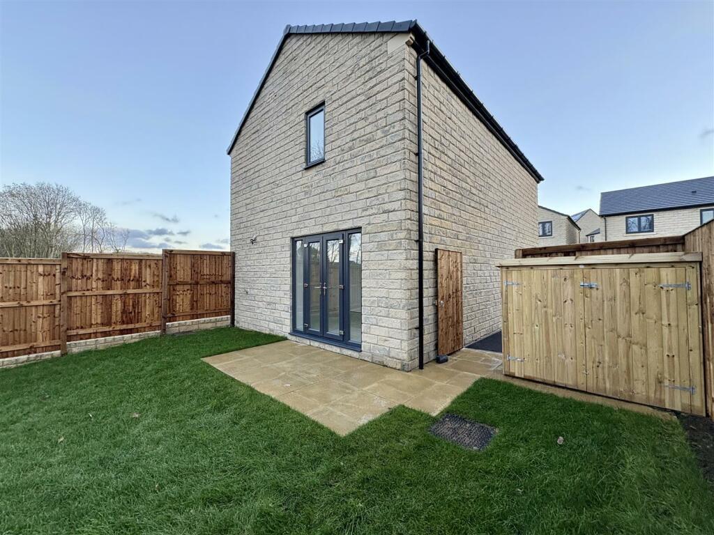 Bramleys Estate Agents - Stonebrooke Gardens - Ell