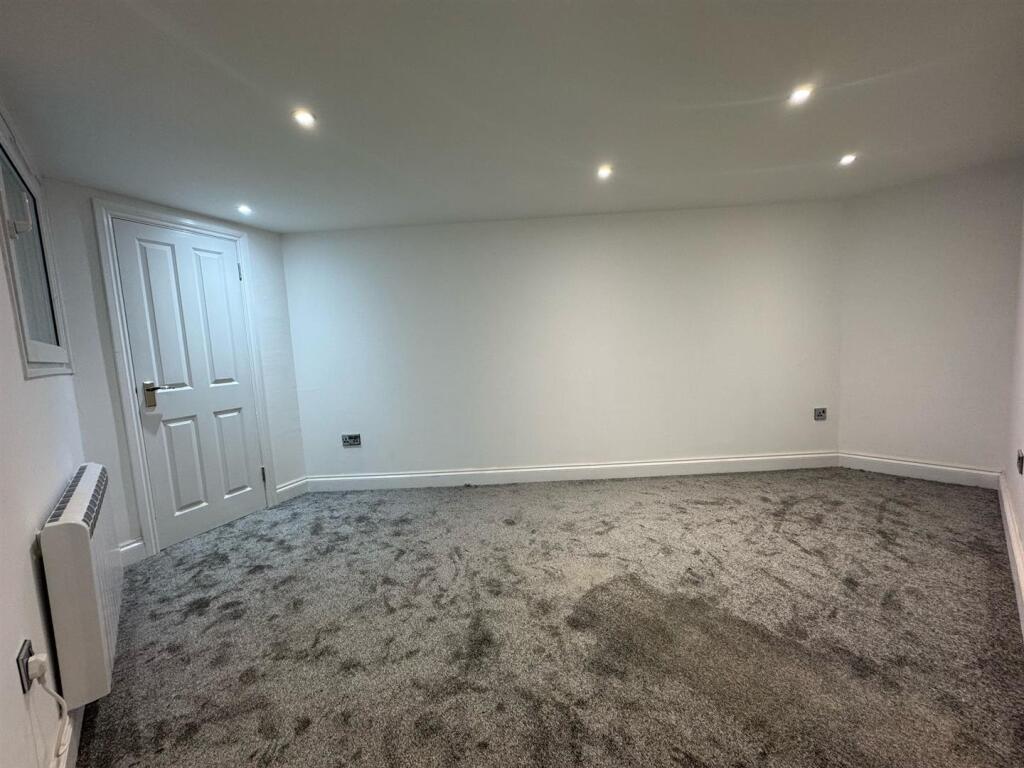 WhatsApp Image 2025-02-13 at 10.42.27 (7).jpeg