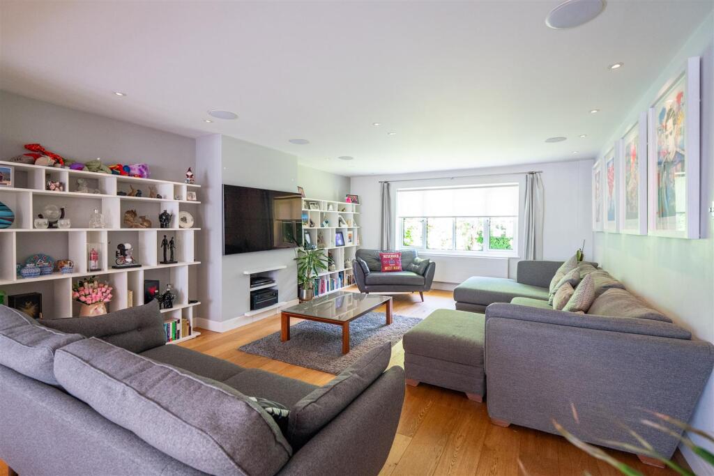 Sitting room.jpg