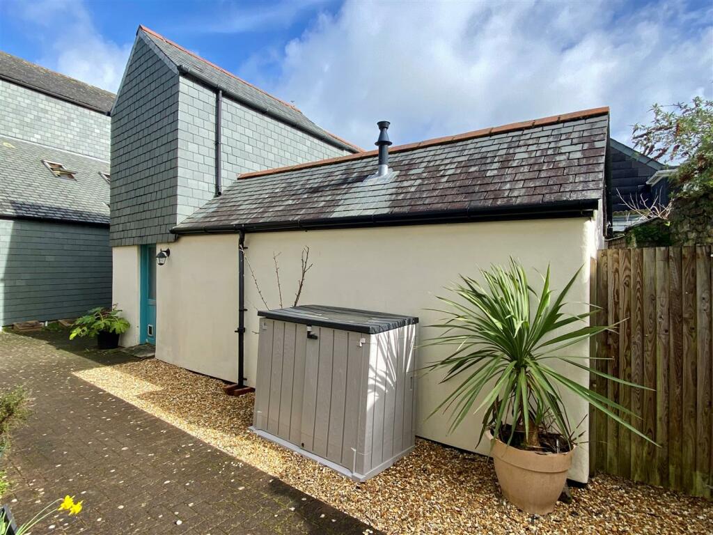 4 Briar Mews