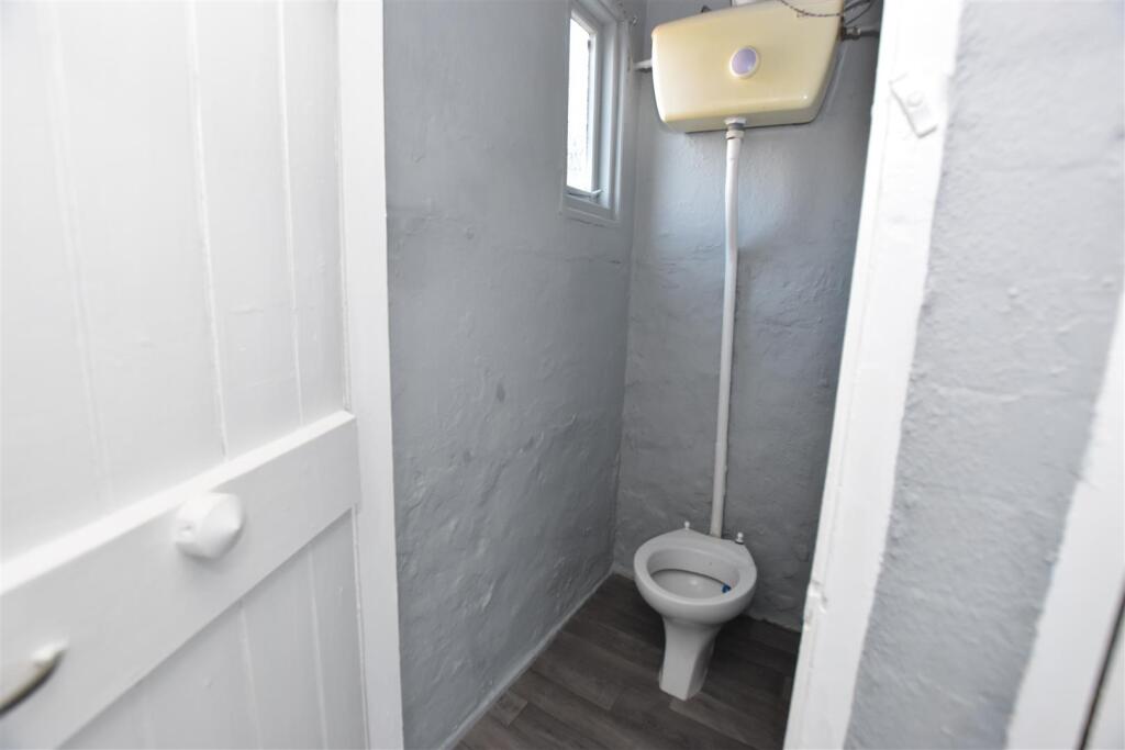 GF WC.JPG