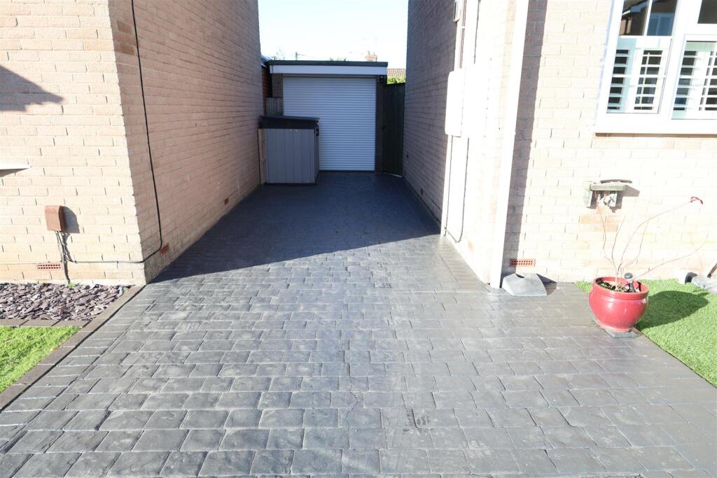 FC Garage.JPG