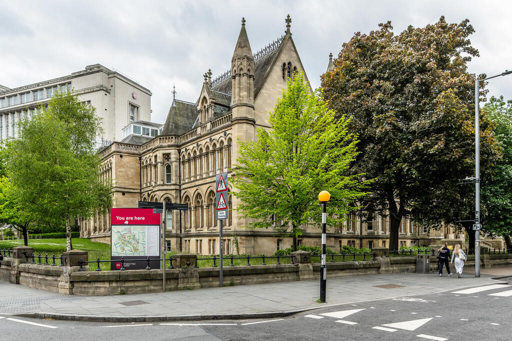 104 Cymbeline Hou...