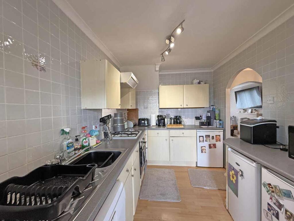 Battershall Close 9 - Kitchen.jpg