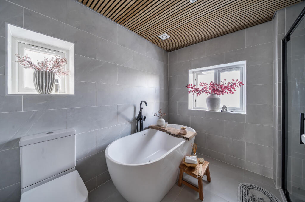 1381093-13-6915b2...