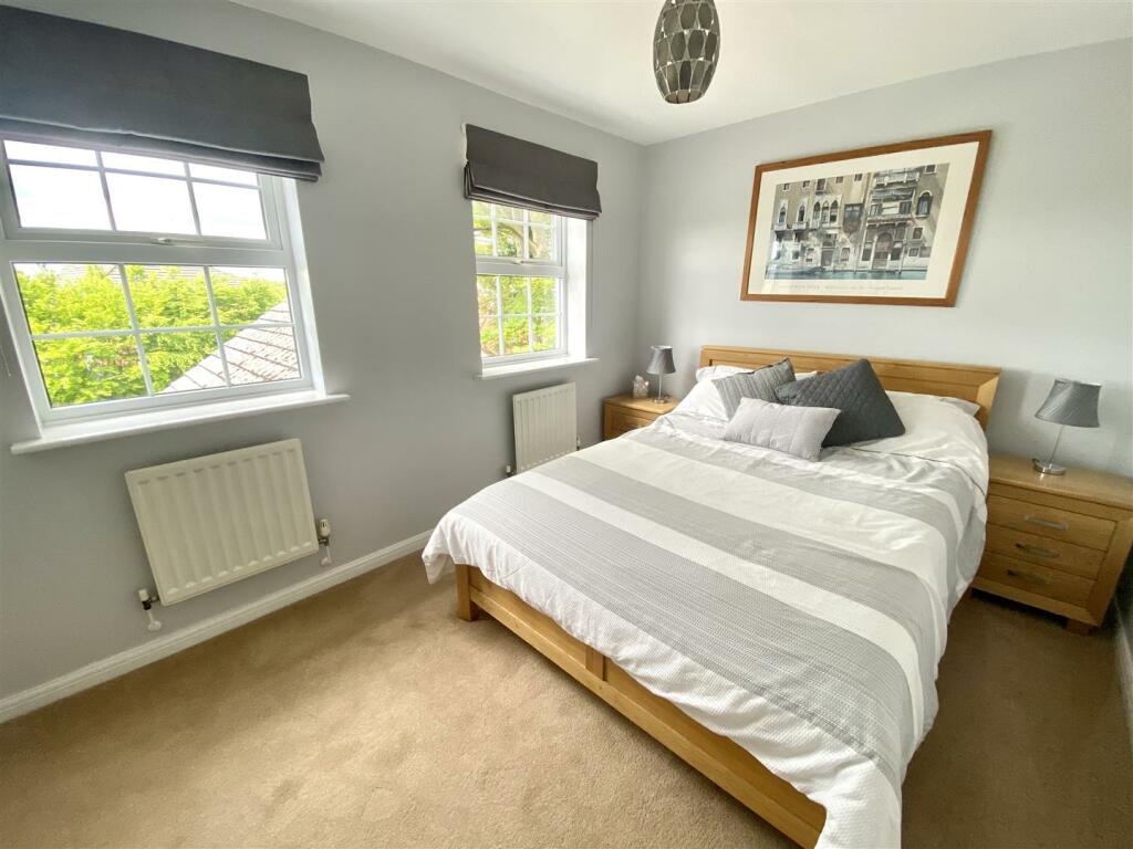 BEDROOM 4