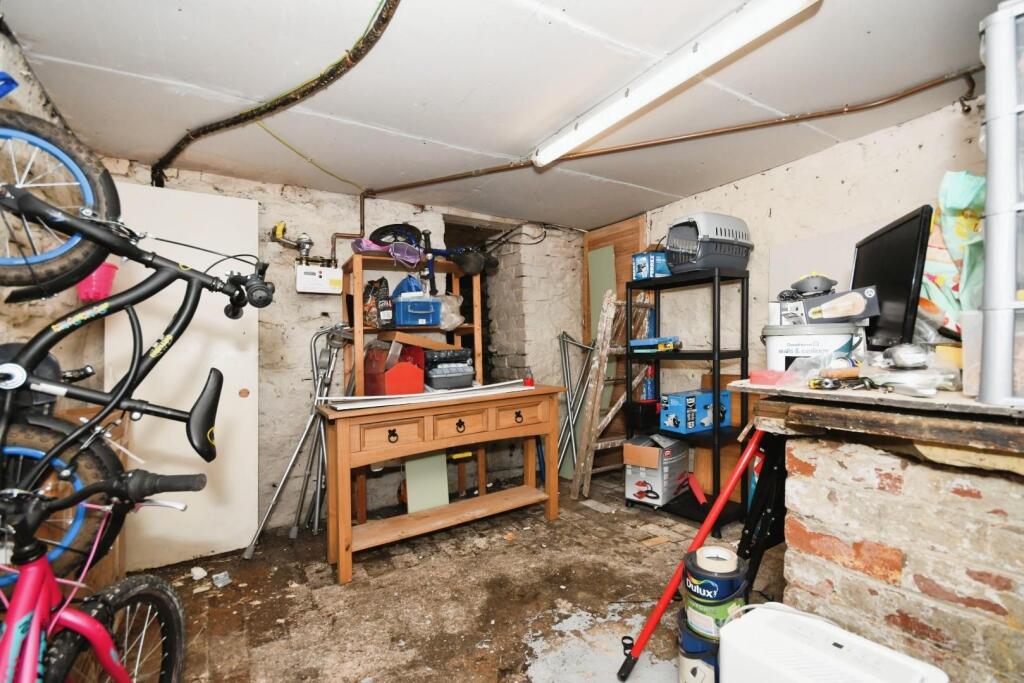 STORE