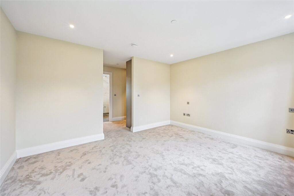 Bedroom 2.2