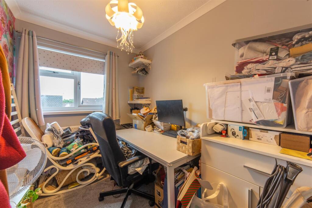 6 Tegfan Court-4.jpg