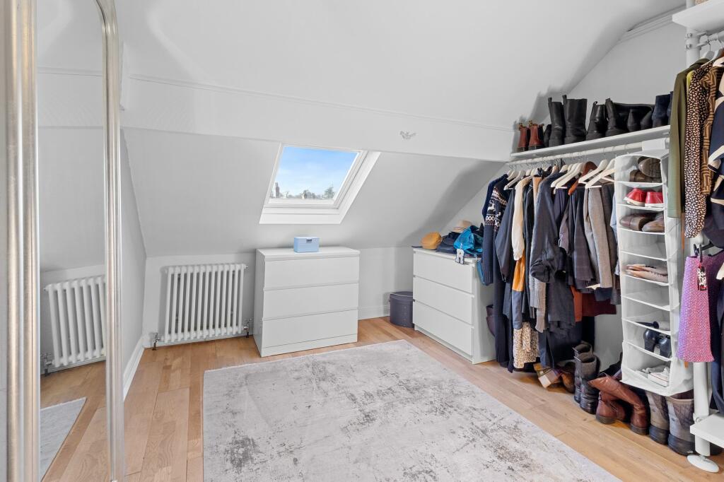 Dressing Room/Bedroom 5