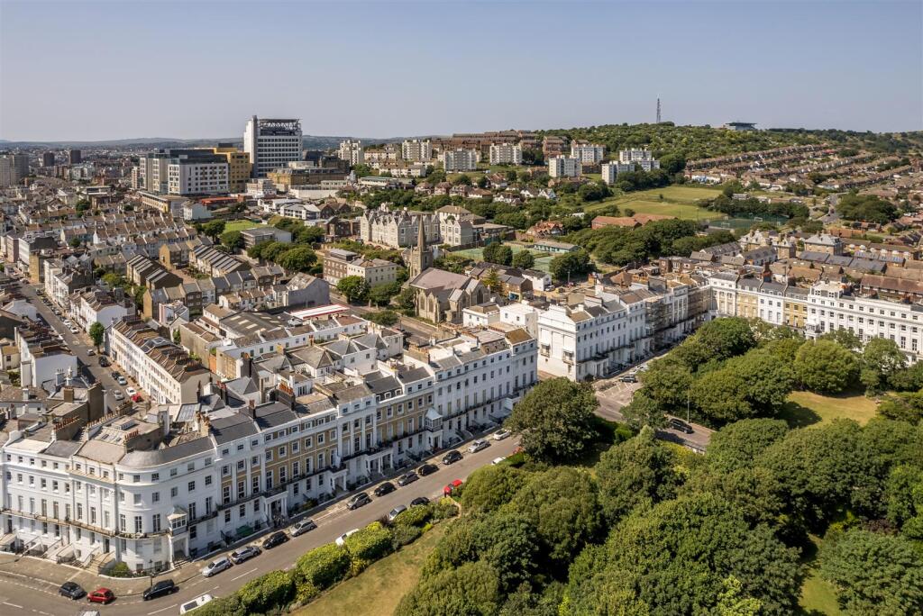 Flat 16, 5-6 Sussex Square-17.jpg