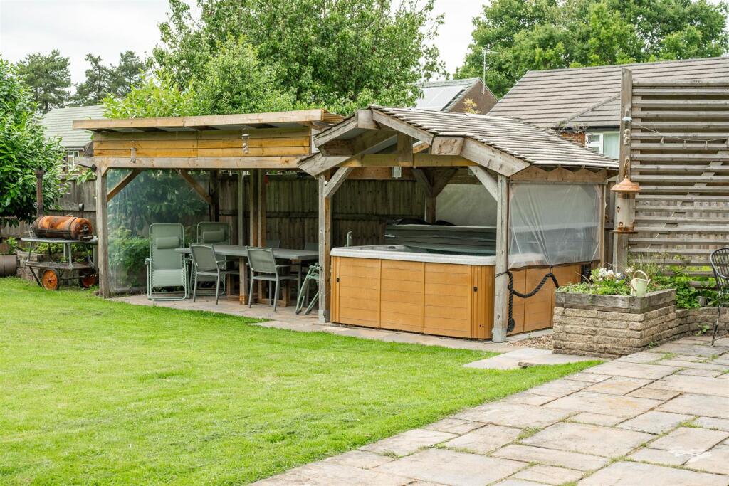 4 Greenwood Rd Lymm-46.jpg