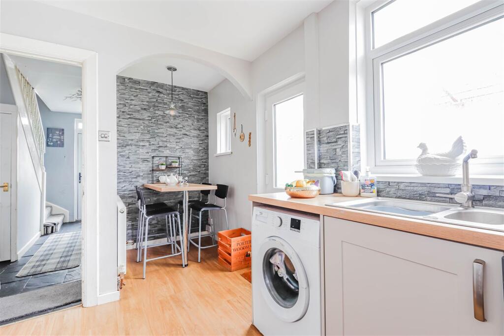 Hywel Cres -3.jpg