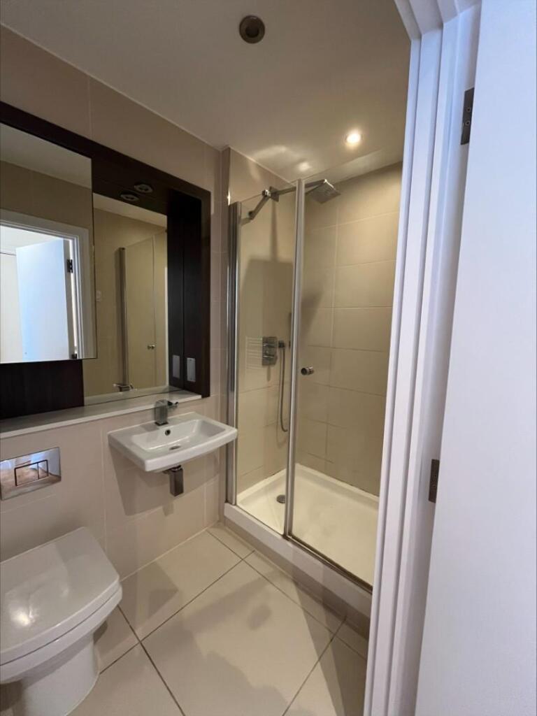 flat 5 trident pics.jpg