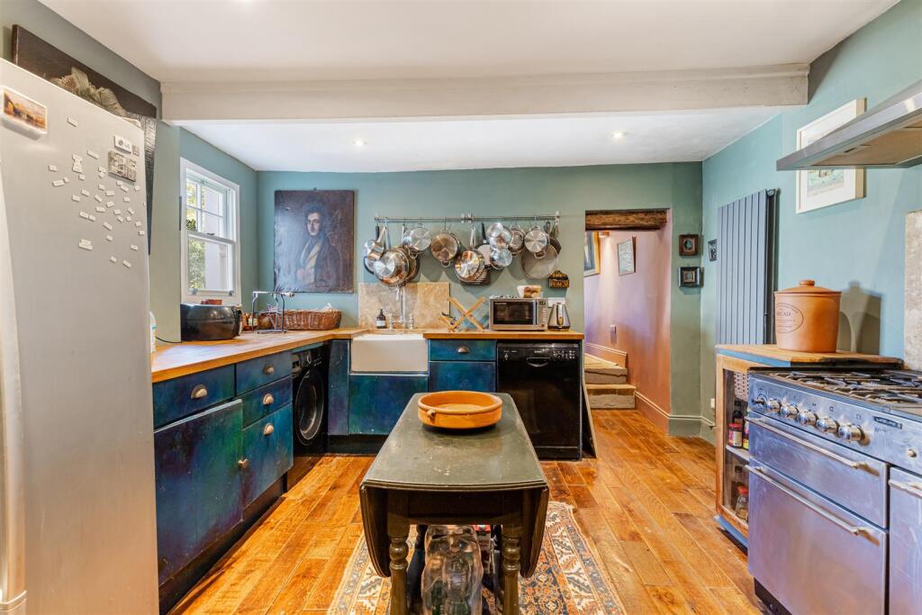 A14 - 52 Milton Street Brixham - 250411.jpg