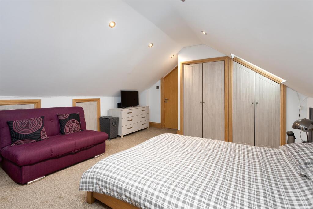 102 Ashlawn Road, Rugby (42).jpg