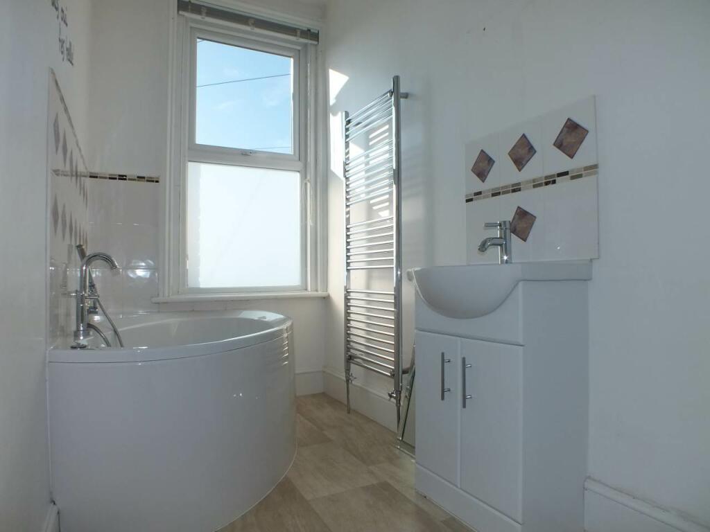 BR - Bathroom