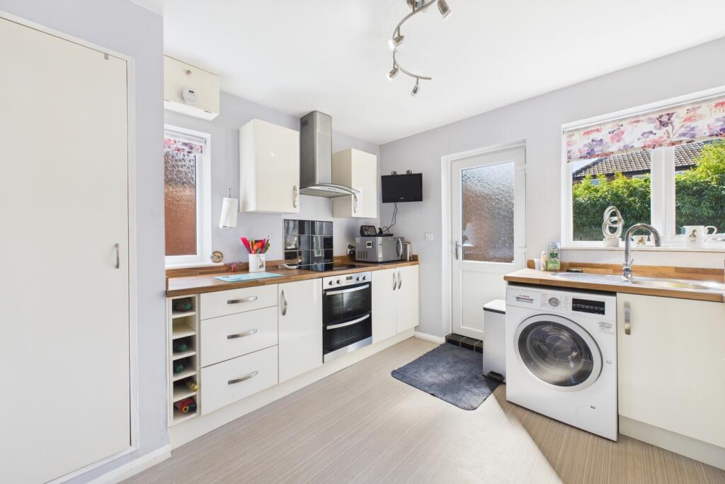 CAM03162G0-PR0239-STILL006