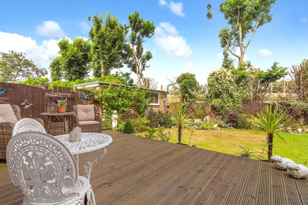 6 Edgerton - Terrace1