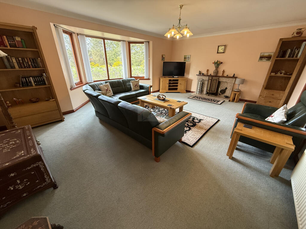 Lounge c.JPG