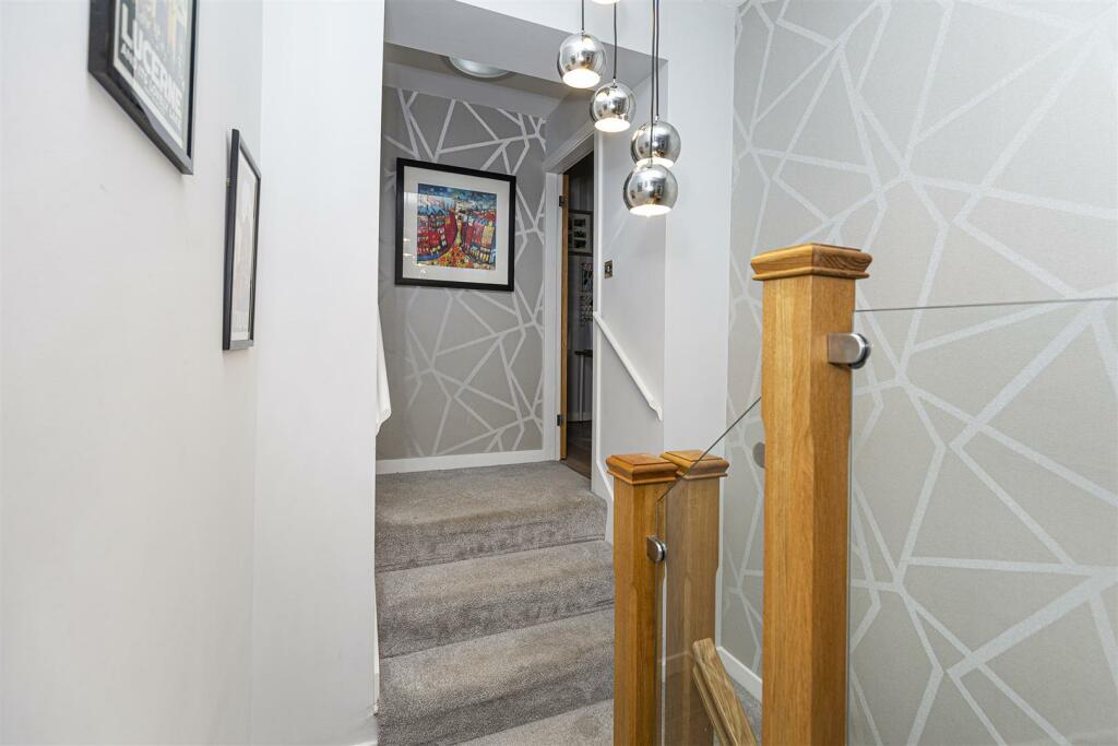 Bramleys Estate Agents - Maple Grove (56).jpg