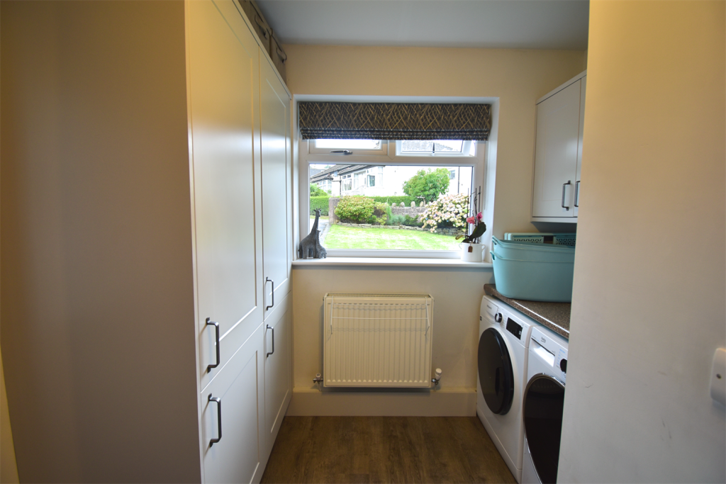 Entrance / Landry Ro