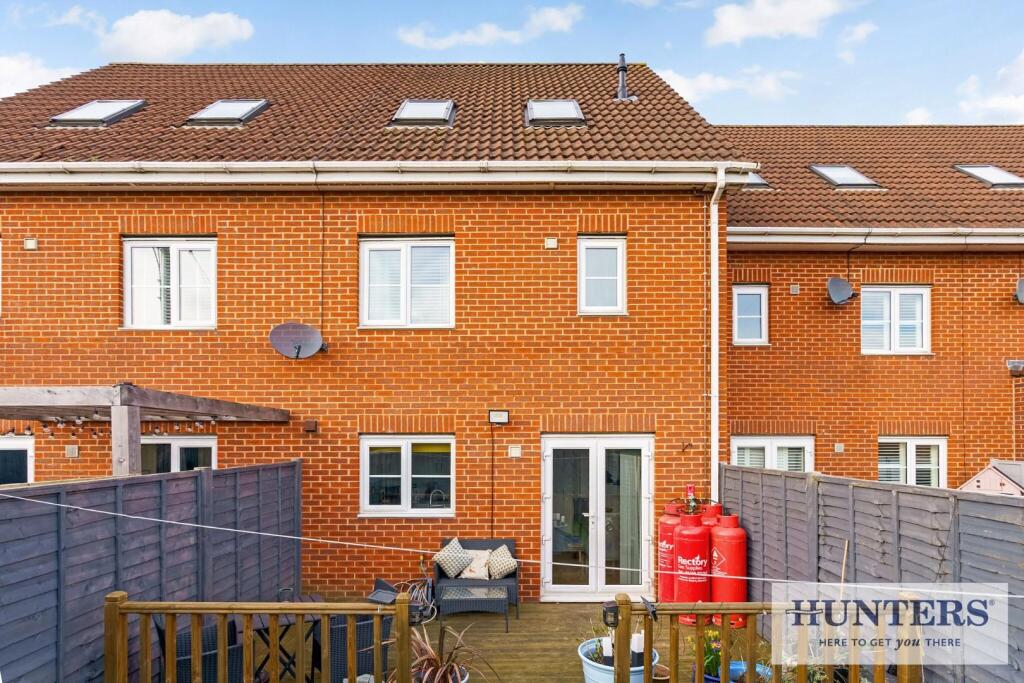 86506_17 Maple Drive North (25) - Copy_low.jpg