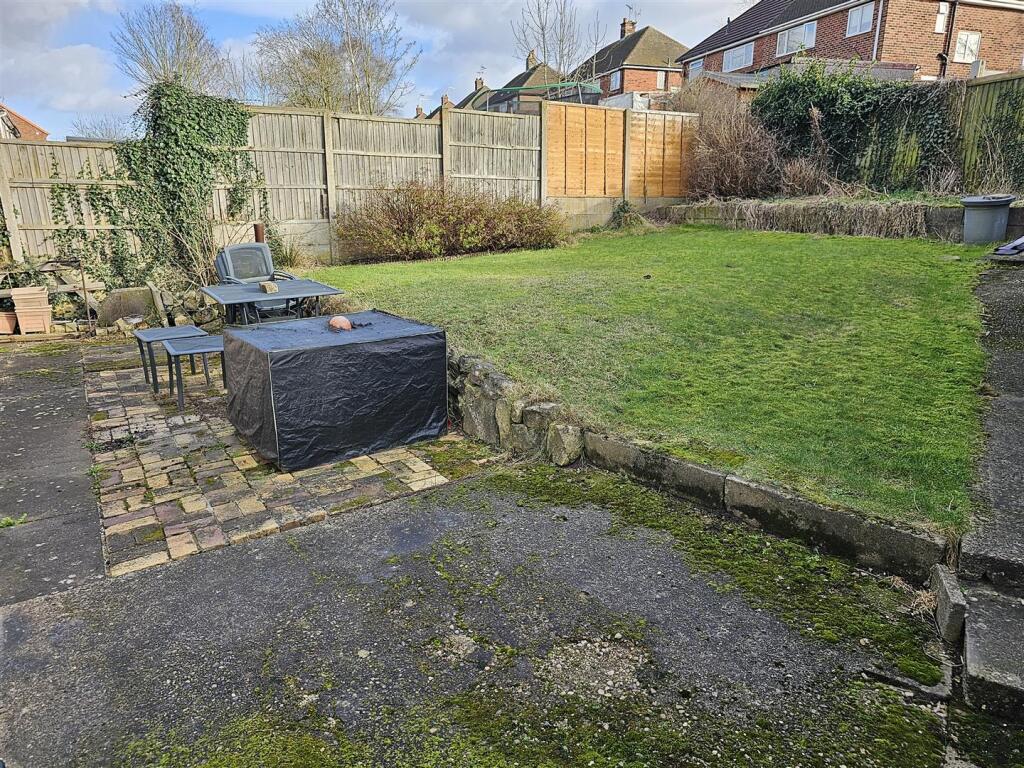 REAR GARDEN.jpg