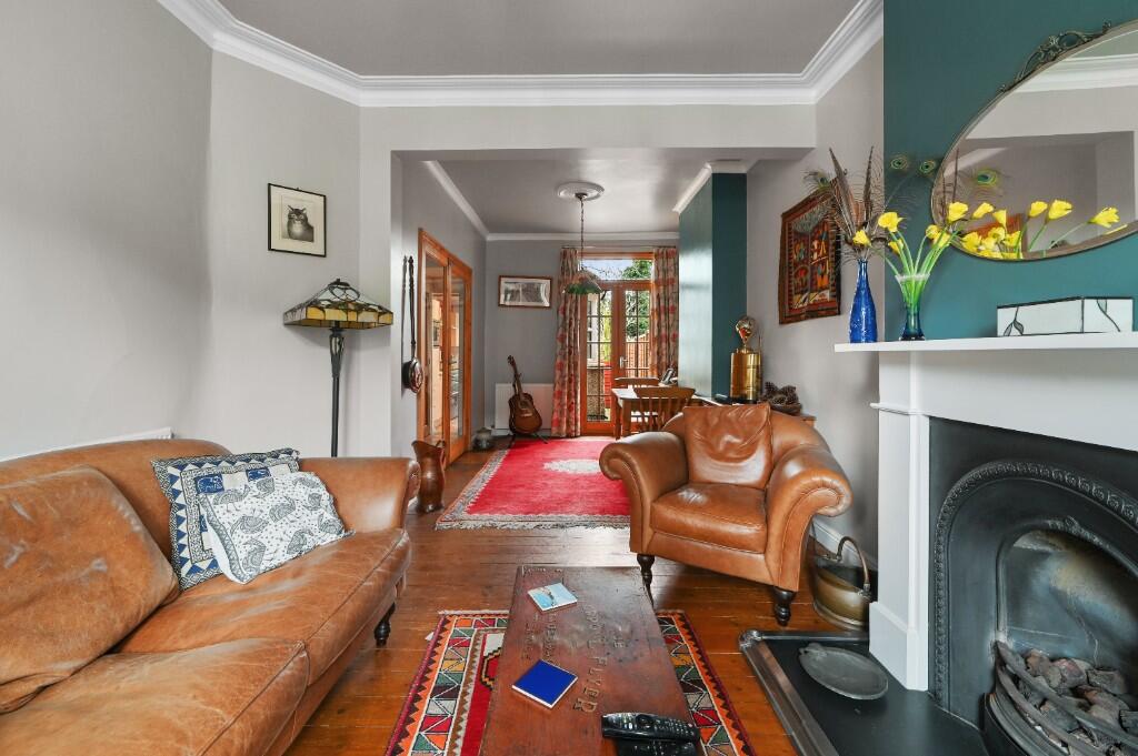 Through Lounge 