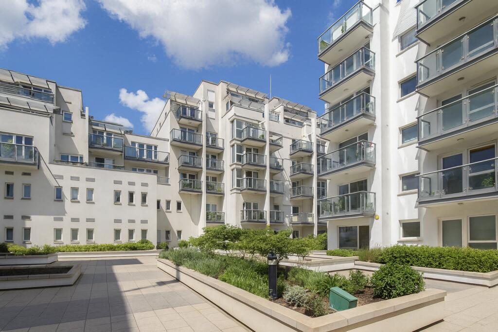 Point Pleasant, London