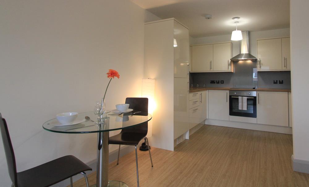 4 Victoria Park Court LR-2.jpg